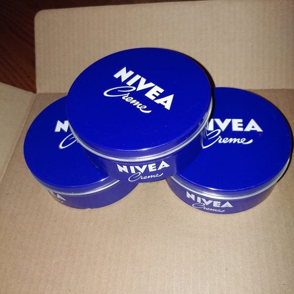 Nivea large tin cremes - Picture 2 of 4